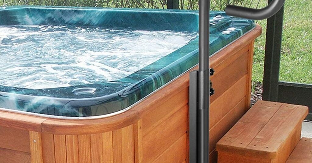 how many gallons does a hot tub hold featured image