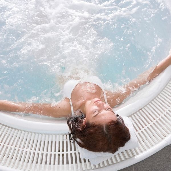 how to use hot tubs safely during pregnancy